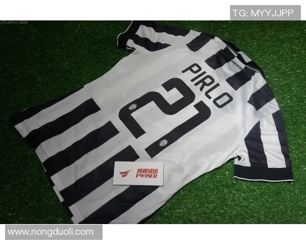 日本足球明星球衣的魅力与影响力探讨及其在全球足球文化中的地位 日本足球明星球衣的魅力与影响力探讨及其在全球足球文化中的地位