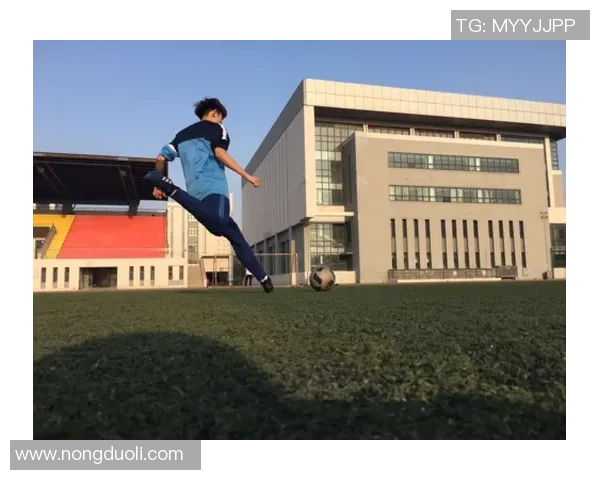 李秀英专访：从绿茵场到人生舞台的足球旅程回顾与展望